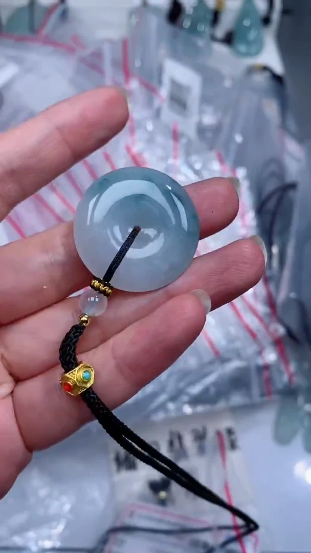 颈饰未镶嵌翡翠吊坠