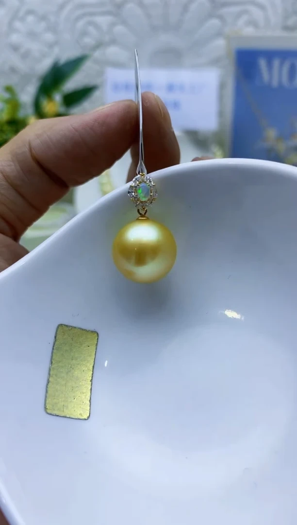 18K金镶嵌海水珍珠BG珍珠吊坠送肖邦金链@@C658