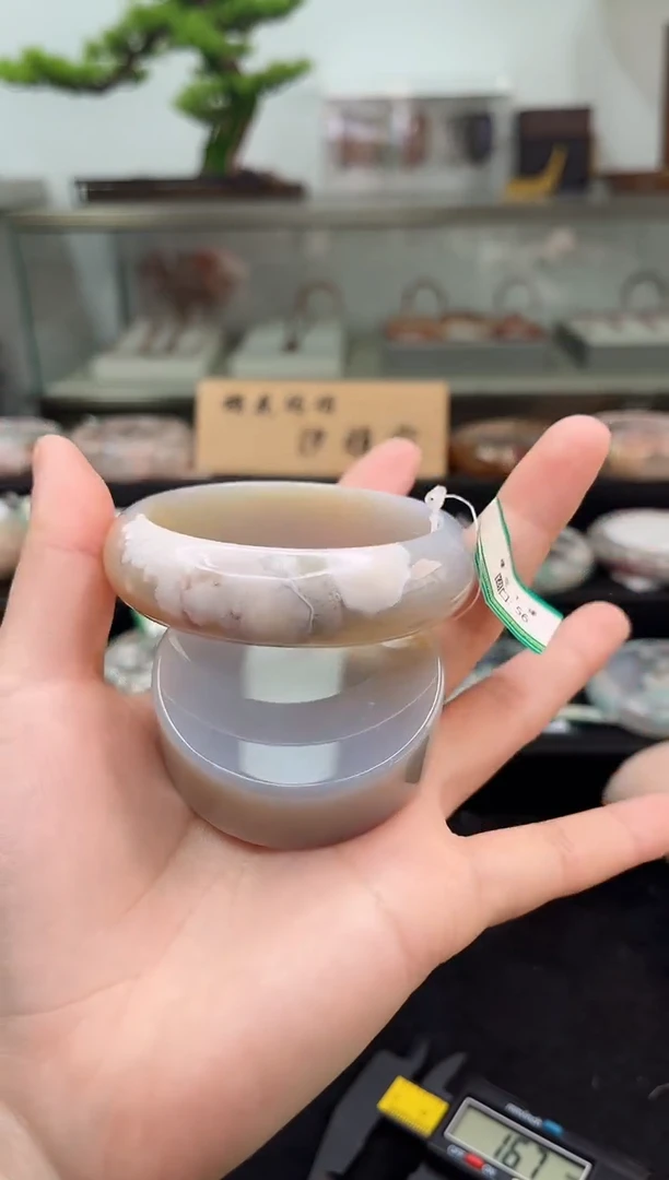 未镶嵌手镯石英质玉56圈口（赠品镯心）106164