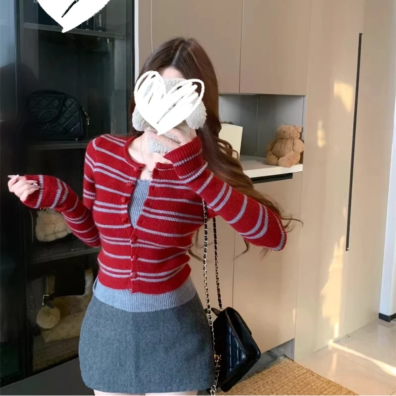 撞色条纹假两件拼接针织衫女冬季修身长袖毛衣设计感显瘦打底上衣