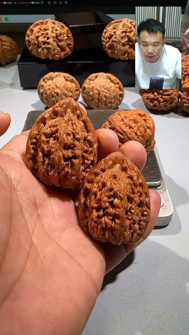 文玩核桃吊坠心*蚂蚁王