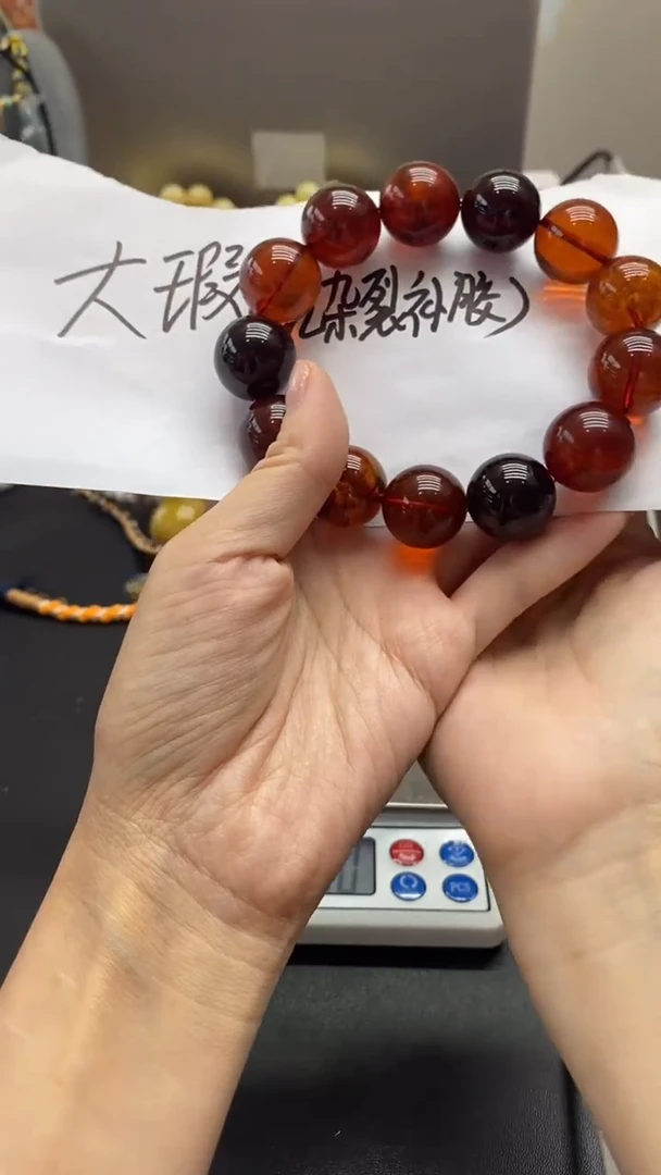 琥珀未镶嵌珠宝奇石2142