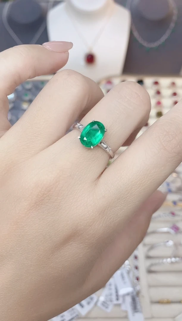 18K金镶嵌祖母绿戒指祖母绿2.44CT