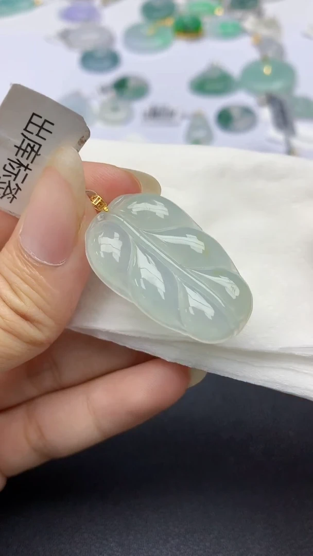 颈饰18K金镶嵌翡翠天然缅甸a货翡翠百元以上9元证书费自理