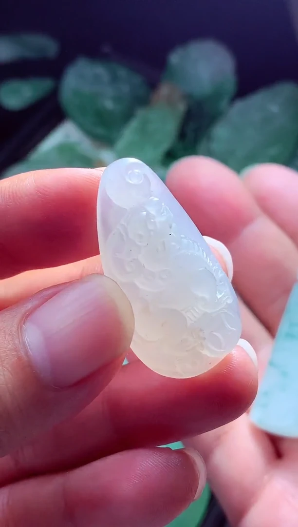 未镶嵌定制翡翠荞*?翡翠毛货定制