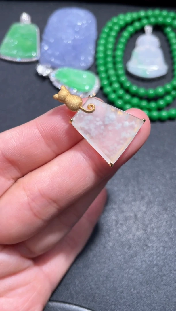 颈饰18K金镶嵌翡翠14