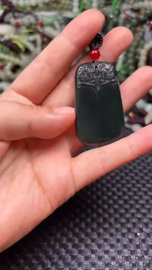 和田玉未镶嵌颈饰1