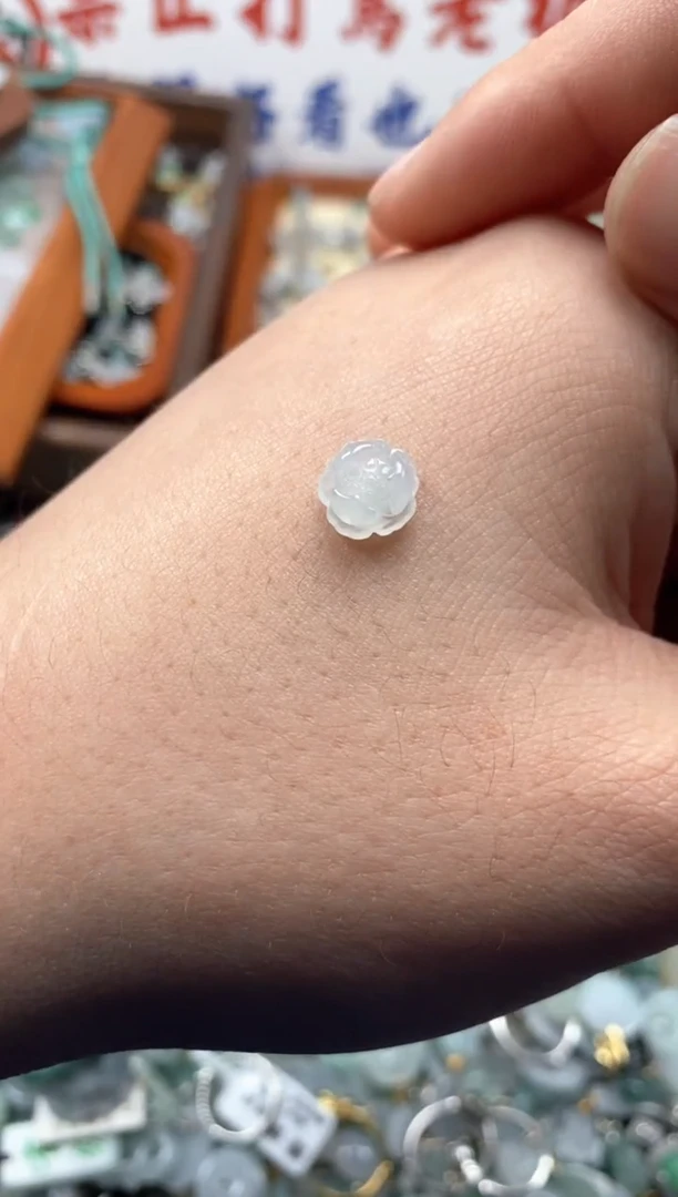 【闪购商品】翡翠颈饰未镶嵌哥哥