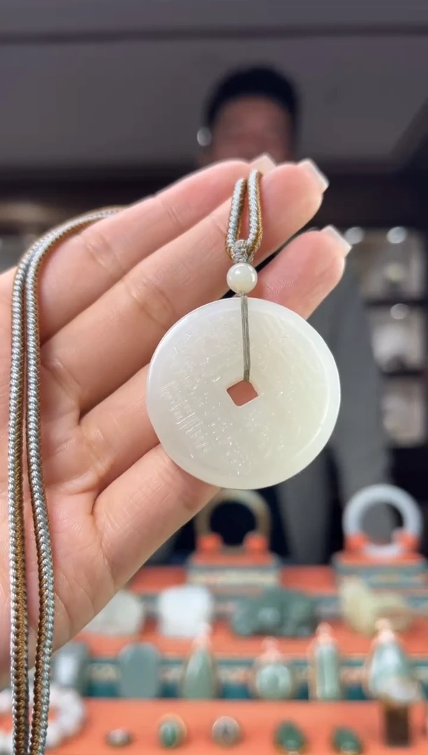 颈饰未镶嵌和田玉佩佩