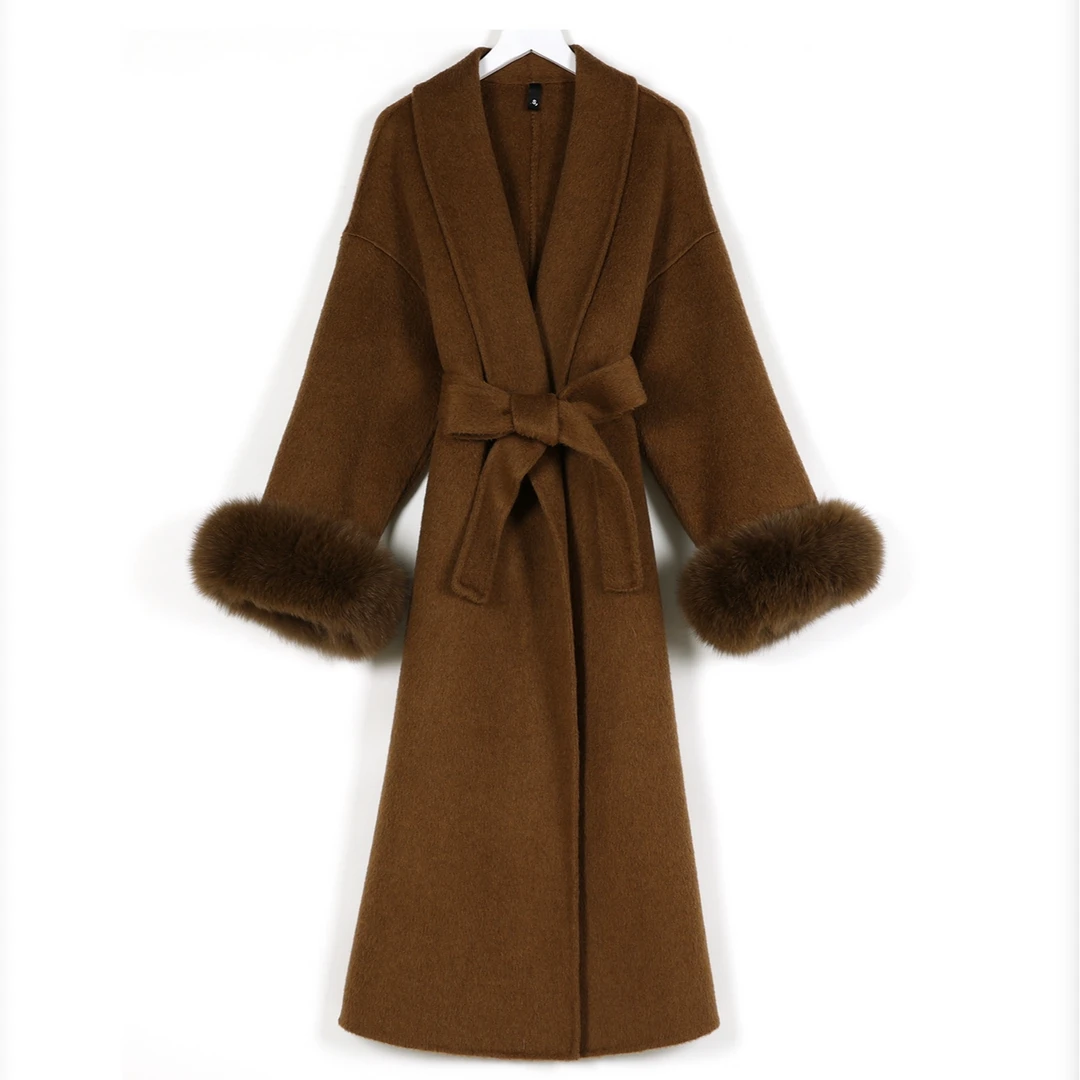 【8415】2025新款“大女主”绵羊毛大衣狐狸毛袖口大气精致秋冬季外套