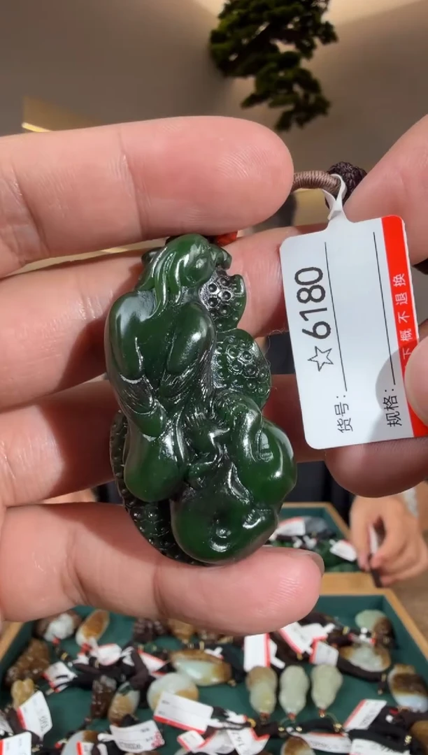 颈饰未镶嵌和田玉1