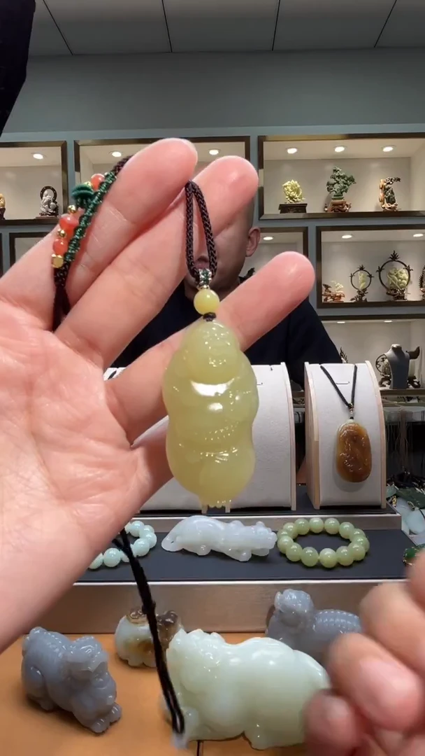 颈饰未镶嵌和田玉苏