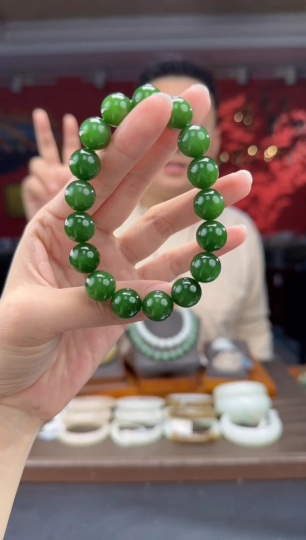 未镶嵌手串和田玉碧玉辣绿单圈手串