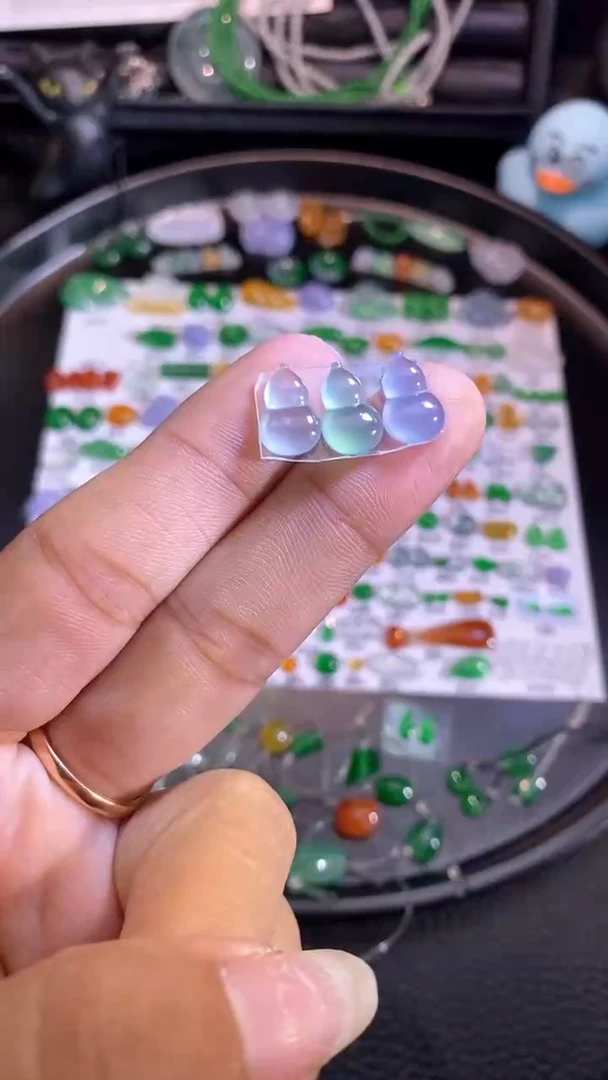 翡翠挂件未镶嵌葫芦