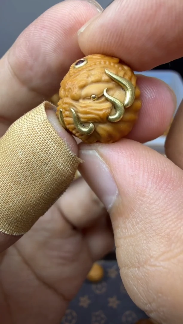 吊坠猴头核桃重工 六牙象神
