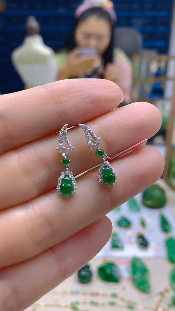 颈饰18K金镶嵌翡翠新号开播 全场乱卖