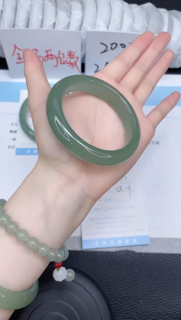 未镶嵌手镯石英质玉77-56.4