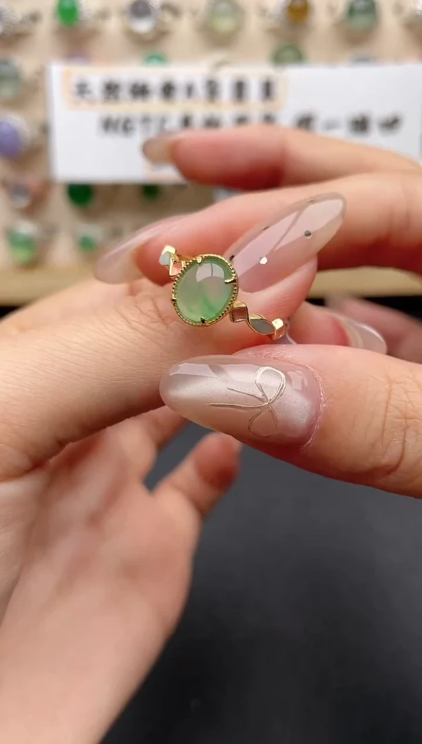 【闪购商品】翡翠戒指银S925镶嵌一物一证一礼盒