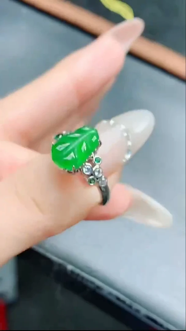颈饰未镶嵌翡翠天然翡翠
