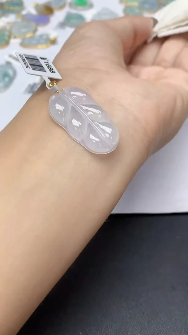翡翠18K金镶嵌颈饰天然a货翡翠
