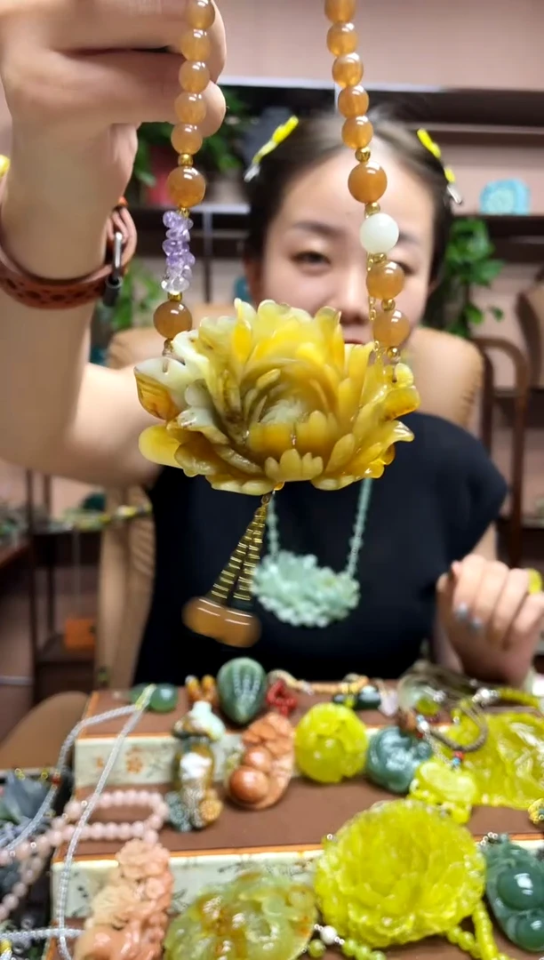 未镶嵌岫玉颈饰·