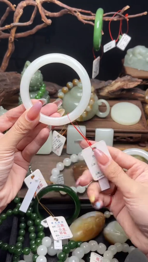 和田玉手镯未镶嵌新疆黑山 57圈9012132