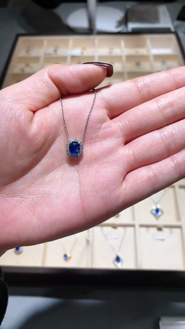 【闪购商品】蓝宝石颈饰18K金镶嵌1.69ct