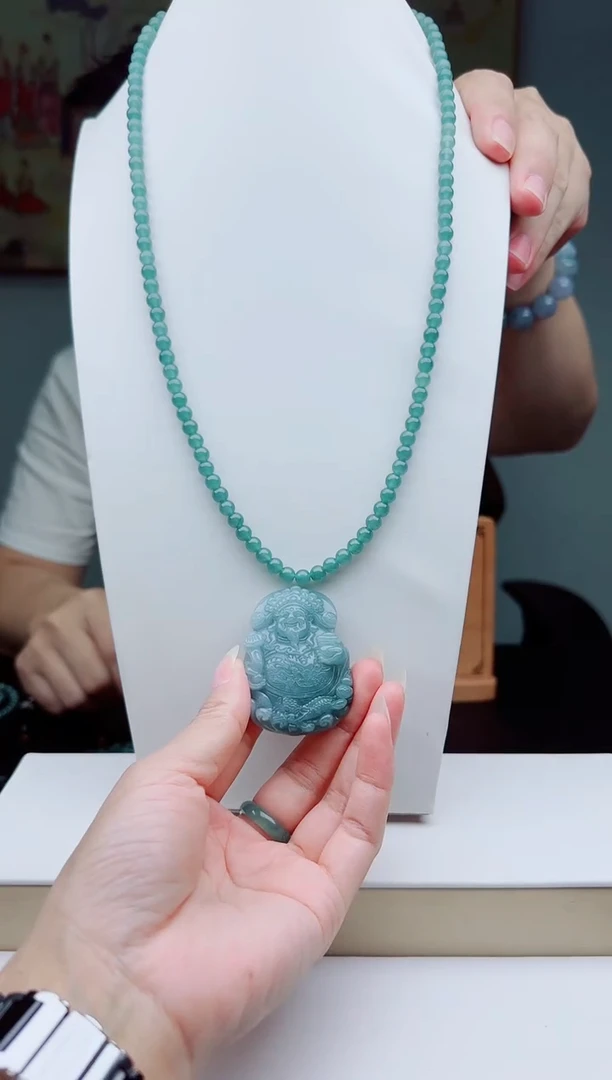 颈饰未镶嵌翡翠多样性发其一