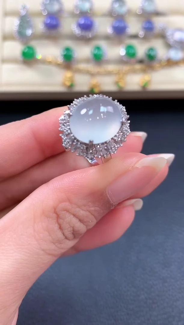 【闪购商品】翡翠戒指18K金镶嵌b147       