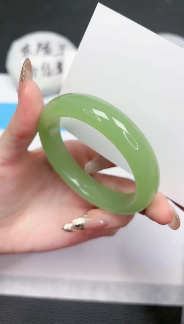 【闪购商品】石英质玉手镯未镶嵌44-56