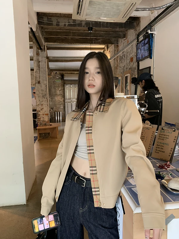 老钱风卡其色拼接格子短外套女秋季薄款小香风复古设计感夹克上衣