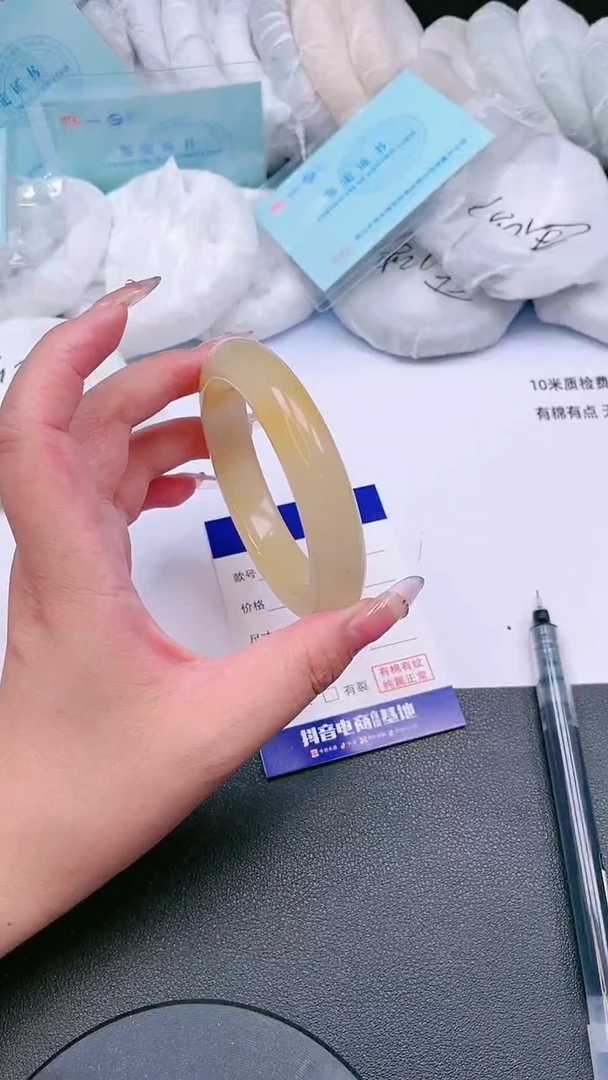未镶嵌手镯石英质玉15T44-58
