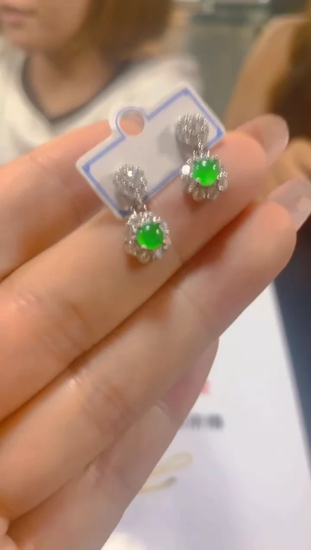 翡翠未镶嵌耳饰多样性发一