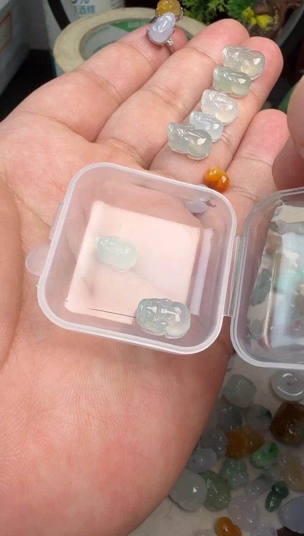 颈饰未镶嵌翡翠香****量翡翠