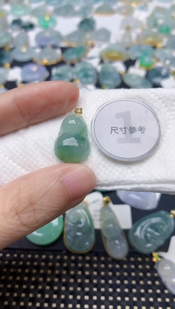 颈饰18K金镶嵌翡翠天然缅甸A货翡翠