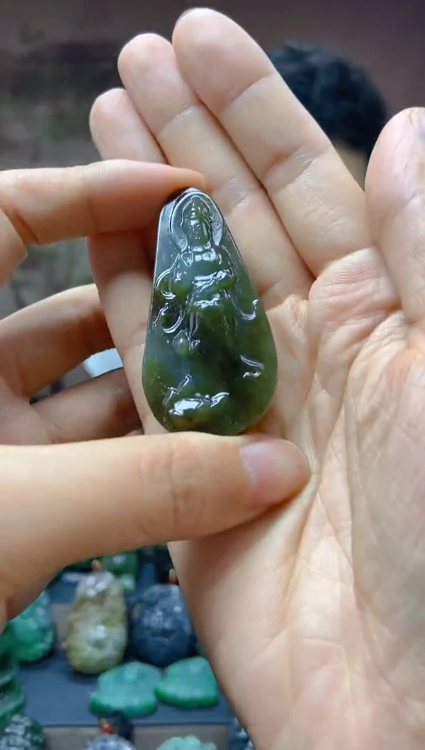 颈饰未镶嵌和田玉1
