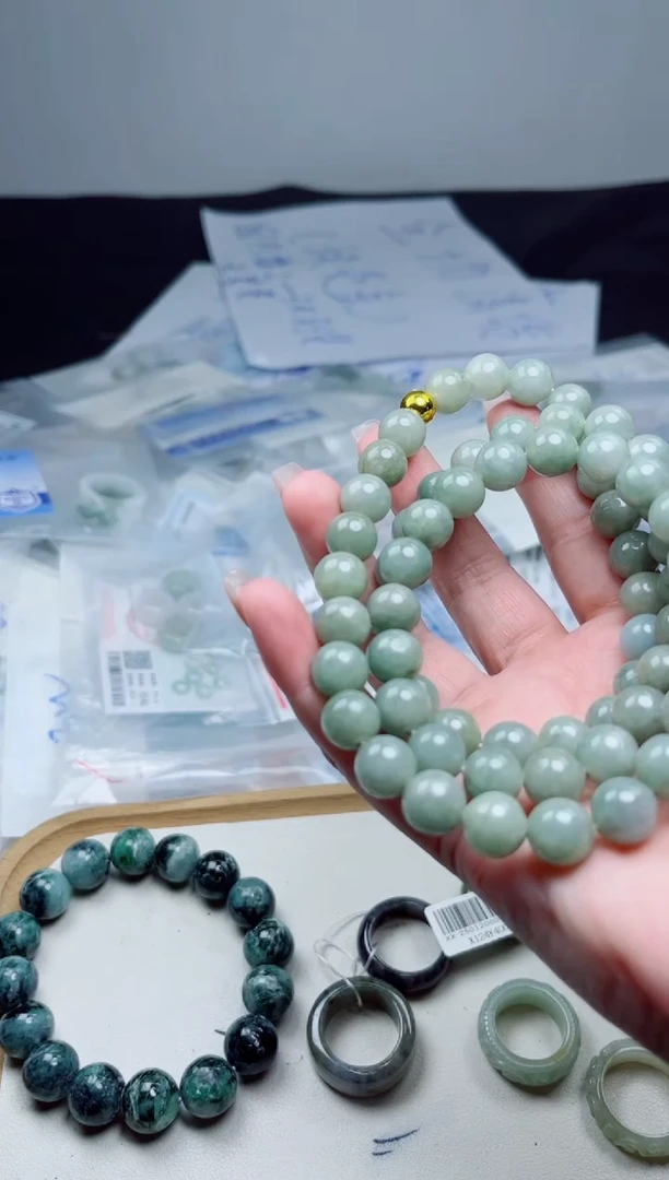 翡翠未镶嵌颈饰珠串