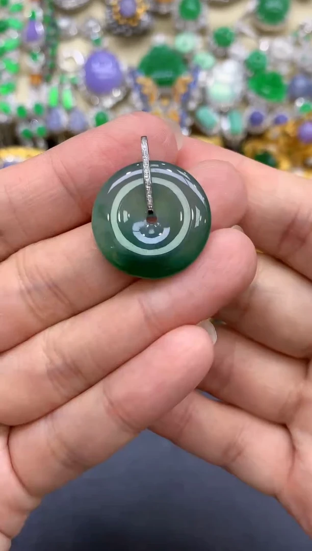 颈饰18K金镶嵌翡翠370-中国好珍宝