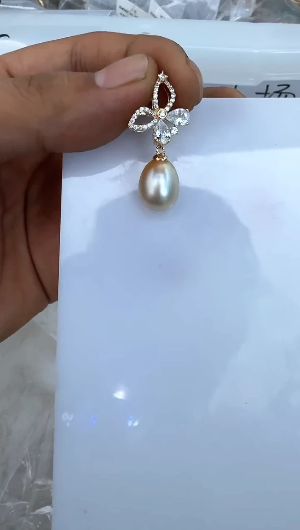 【闪购商品】海水珍珠颈饰银S925镶嵌吊坠