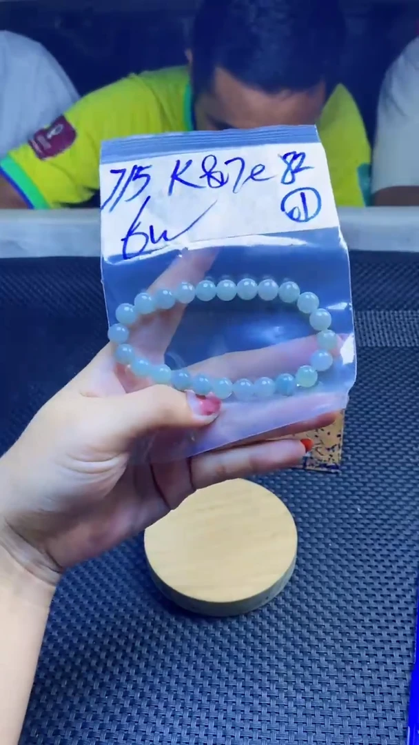 定制翡翠未镶嵌执*?天然缅甸A货翡翠，多样性发货只发其一