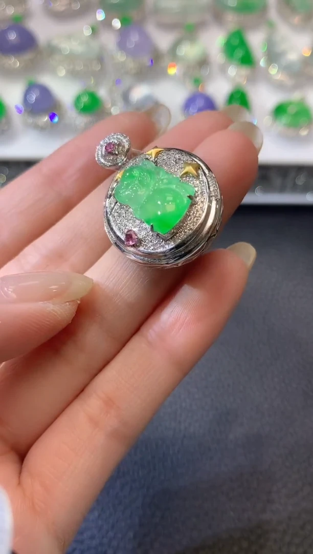 【闪购商品】翡翠吊坠(不含链)18K金镶嵌C51