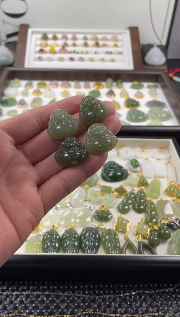 吊坠(不含链)银S925镶嵌和田玉随机发微瑕