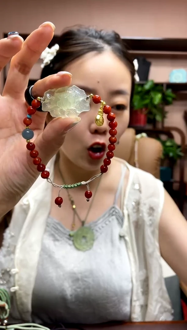 岫玉未镶嵌手牌多样性发货发其中之一