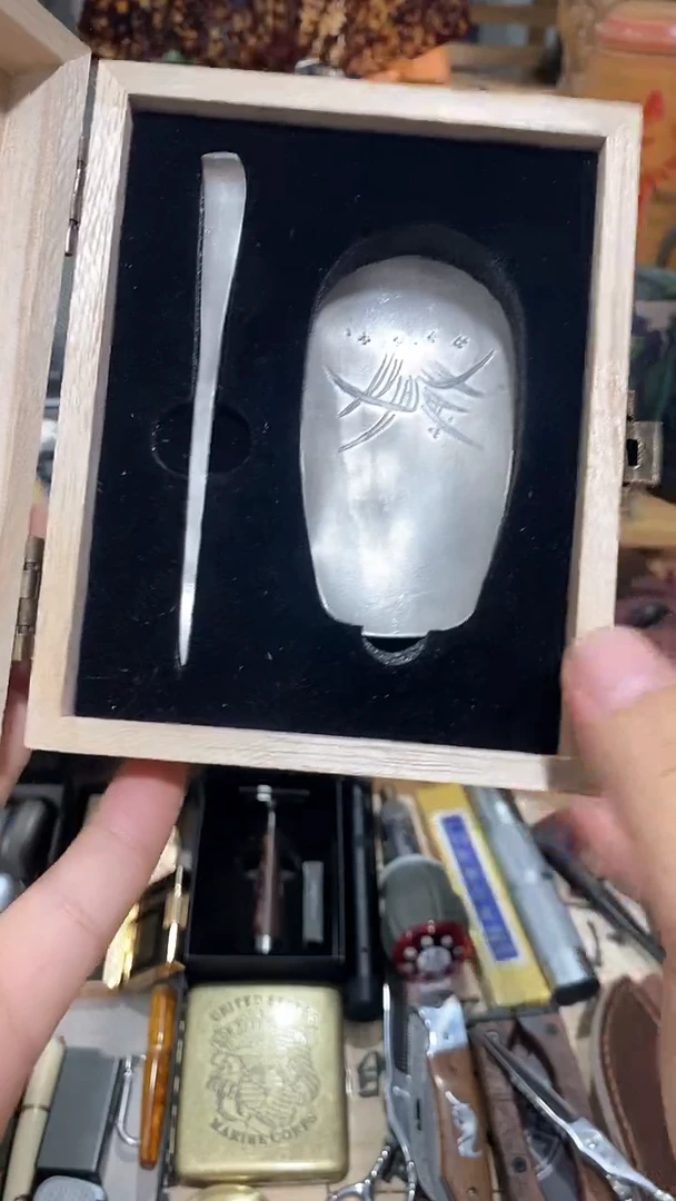 瓷片闪购商品  如图所示