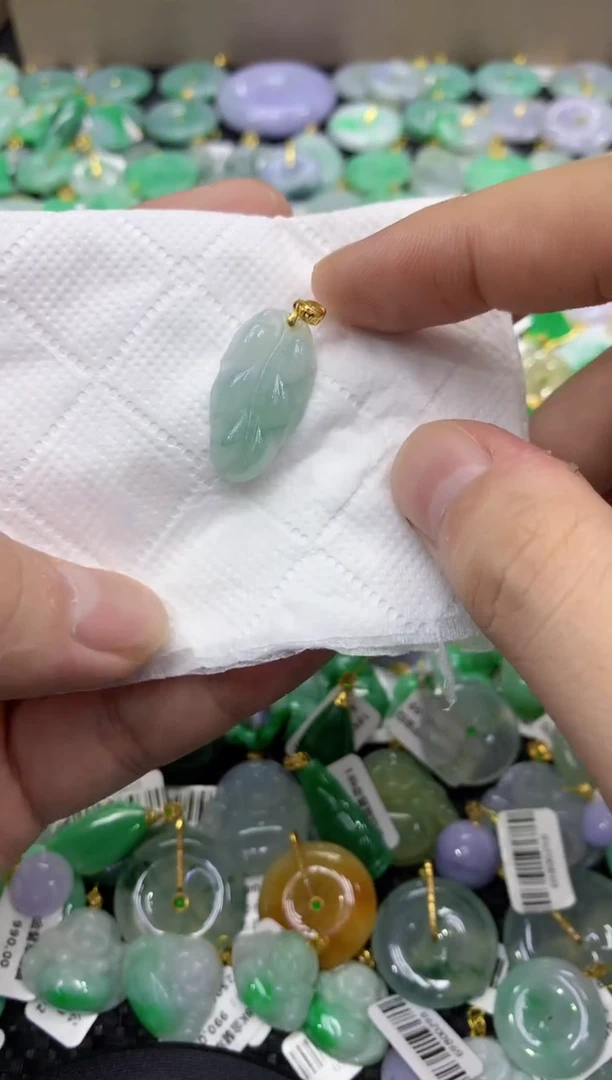 颈饰未镶嵌翡翠天然缅甸翡翠A货