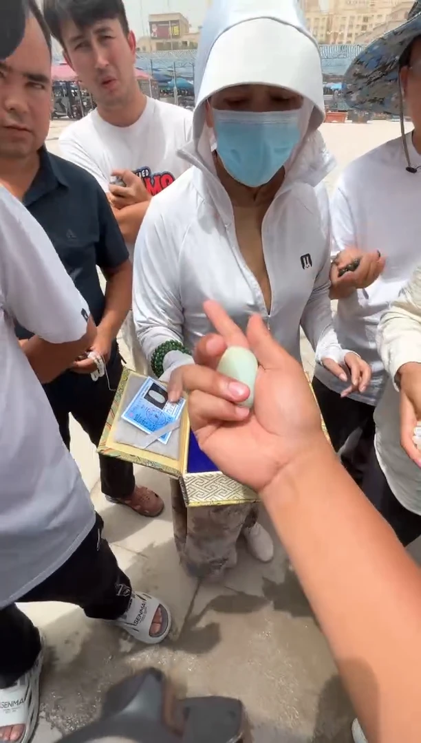 和田玉未镶嵌挂件爱***量和田玉挂件