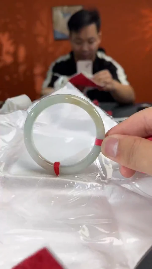 未镶嵌手镯翡翠50