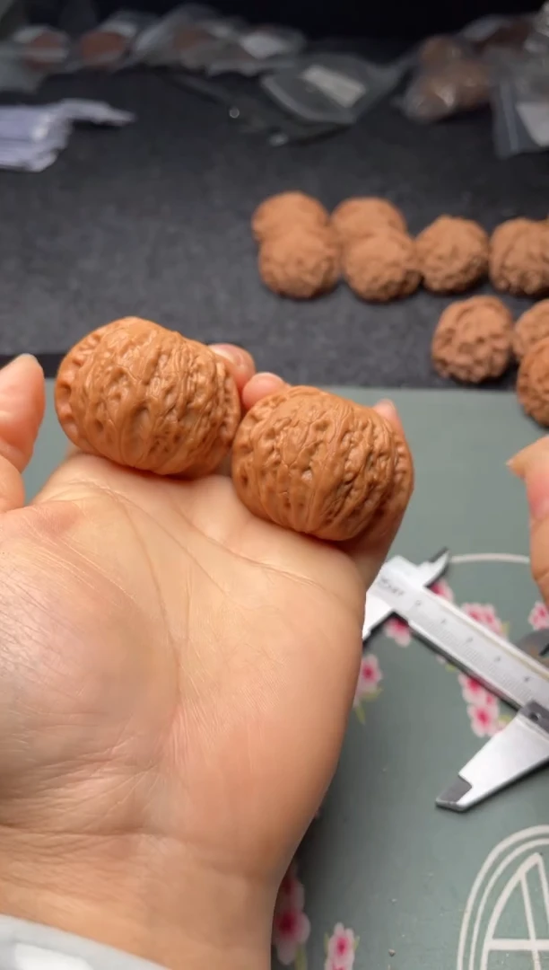 把件文玩核桃w80  铁锤  43