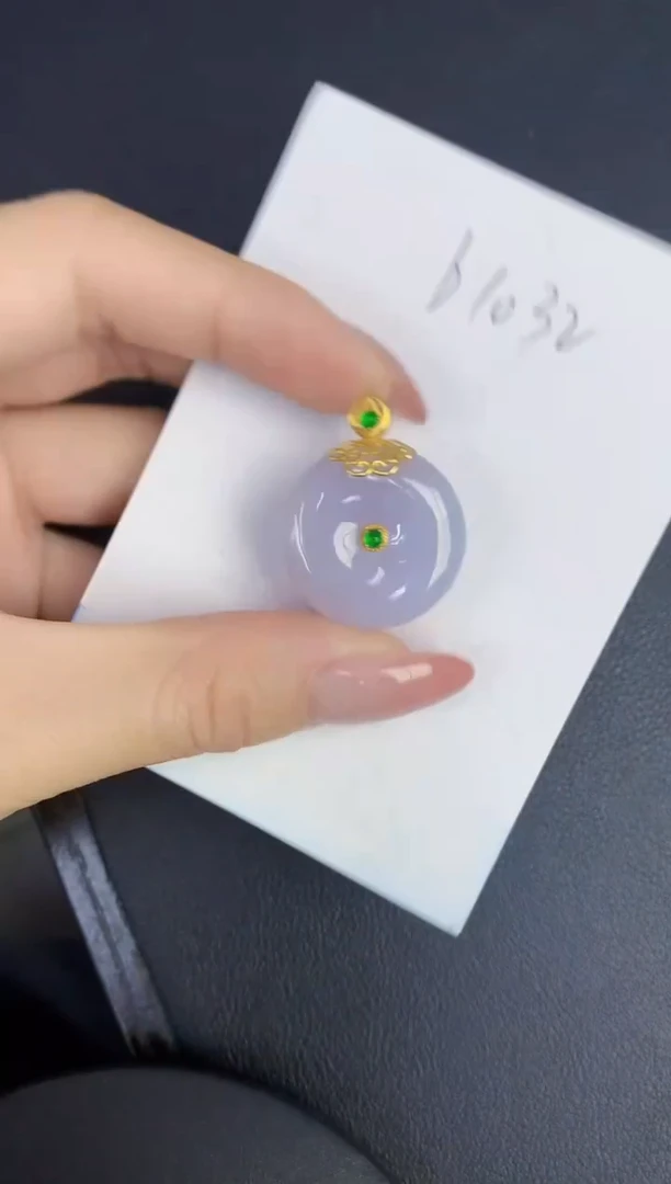 翡翠18K金镶嵌颈饰缅甸天然翡翠A货