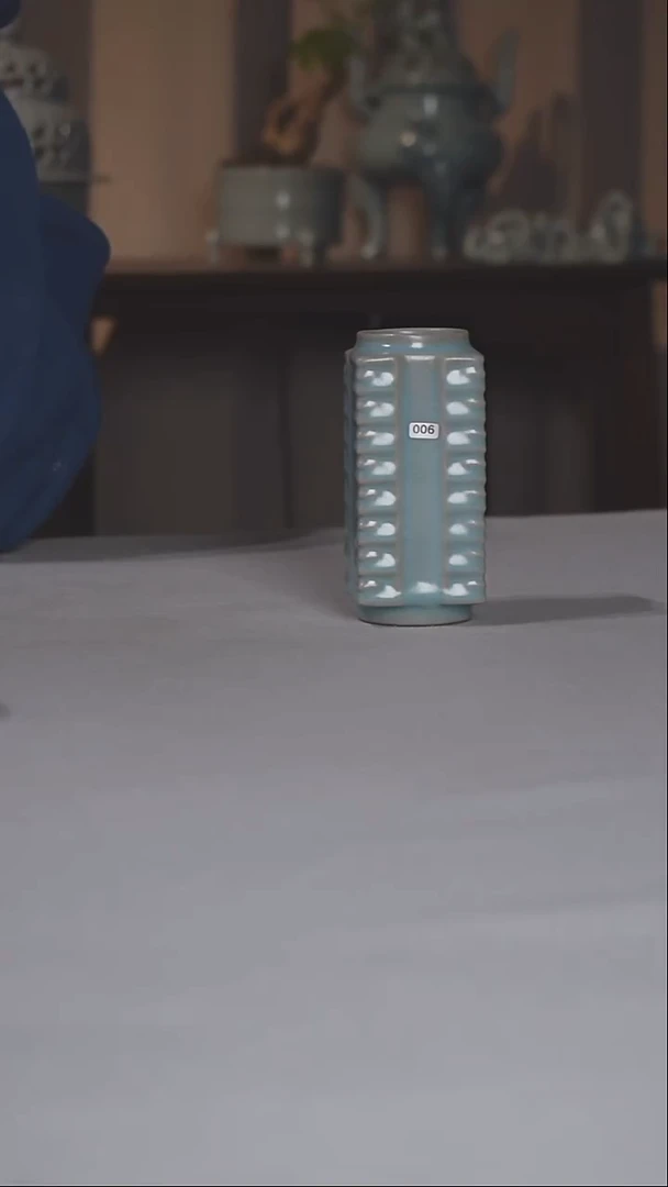 汝瓷006号微瑕琮式瓶